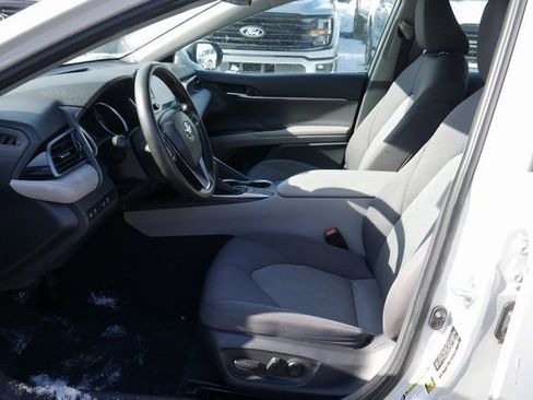 Used 2022 Toyota Camry LE image 2