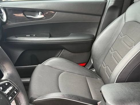 Used 2022 Kia Forte GT-Line w/ GT-Line Premium Package FWD image 13