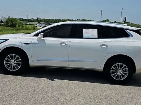 Used 2023 Buick Enclave Essence w/ Trailering Package, 5000 lbs. FWD image 5