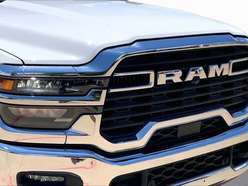 Used 2025 RAM 2500 Big Horn AWD/4WD image 30