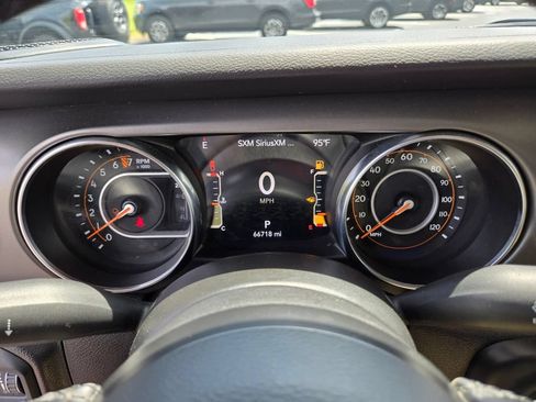 Used 2022 Jeep Gladiator Sport AWD/4WD image 35