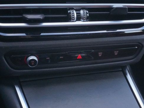 Used 2023 BMW i4 eDrive40 w/ Premium Package image 25