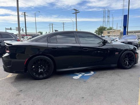 Used 2019 Dodge Charger Scat Pack w/ Dynamics Package RWD image 5