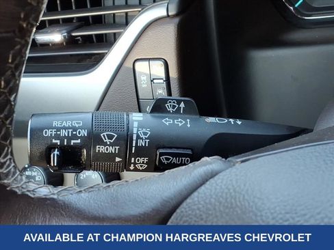 Used 2020 Chevrolet Suburban LT image 31