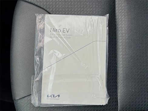 Used 2022 Kia Niro EX Premium w/ Cold Weather Package image 38