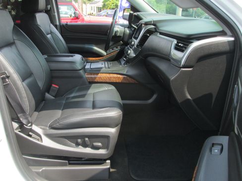 Used 2017 Chevrolet Suburban Premier AWD/4WD image 14