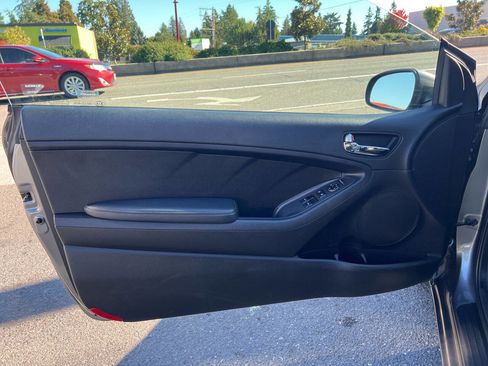 Used 2014 Kia Forte Koup EX image 23