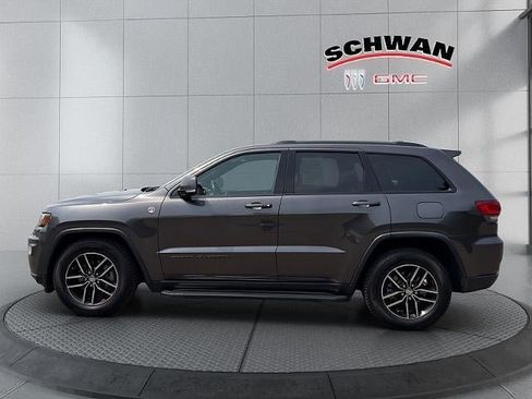 Used 2017 Jeep Grand Cherokee Trailhawk AWD/4WD image 7