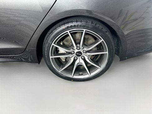 Used 2025 Genesis G70 2.5T image 11