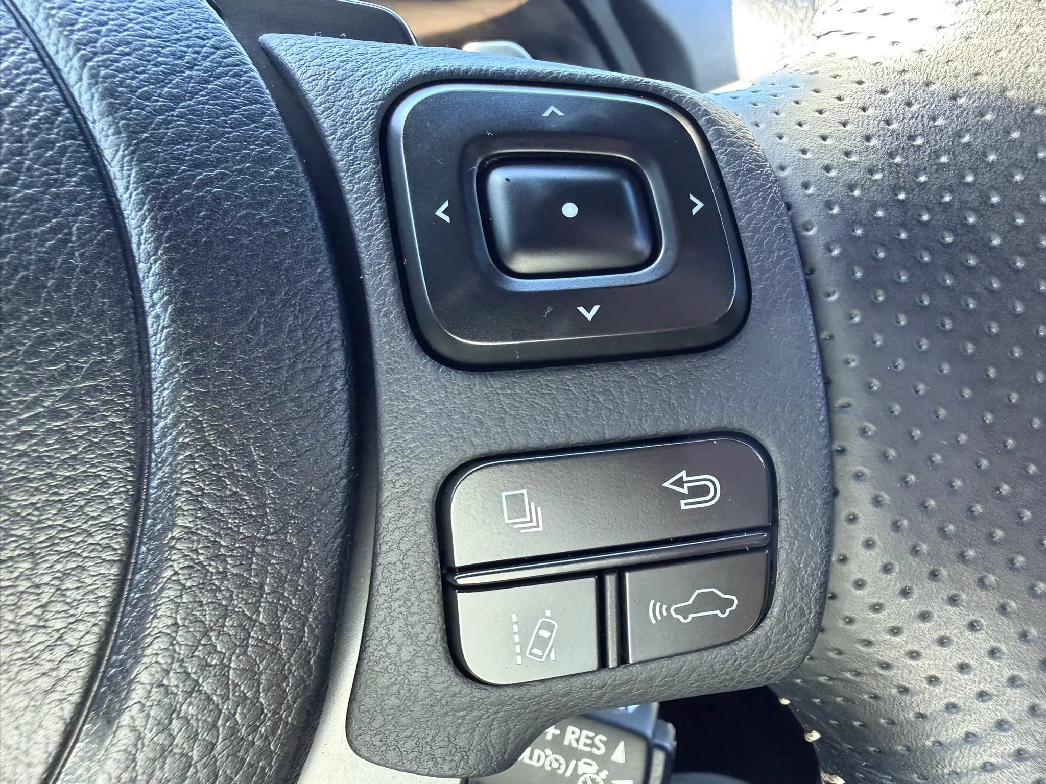 Used 2023 Lexus IS 350 F Sport w/ Navigation Package RWD image 11