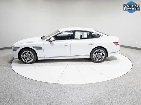 Used 2024 Genesis G80 image 32