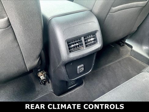 Used 2019 Chevrolet Equinox LT FWD image 10