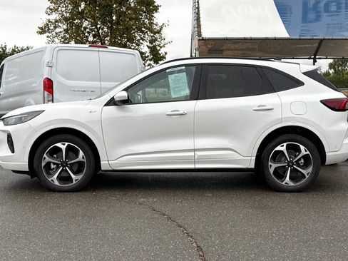 Used 2024 Ford Escape ST-Line Elite w/ Premium Technology Package image 7