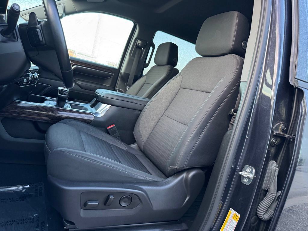 Used 2024 GMC Sierra 1500 Elevation w/ Preferred Package AWD/4WD image 5