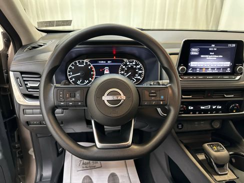 Certified 2024 Nissan Rogue SV image 3