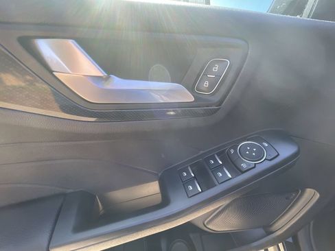 Used 2025 Ford Escape ST-Line FWD image 23