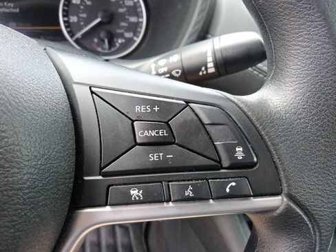 Used 2024 Nissan Sentra SV FWD image 19