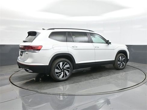 New 2026 Volkswagen Atlas SE image 7