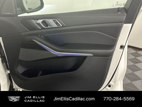 Used 2025 BMW X5 xDrive50e image 13