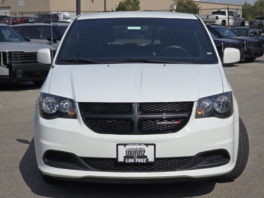 Used 2017 Dodge Grand Caravan SE FWD image 9
