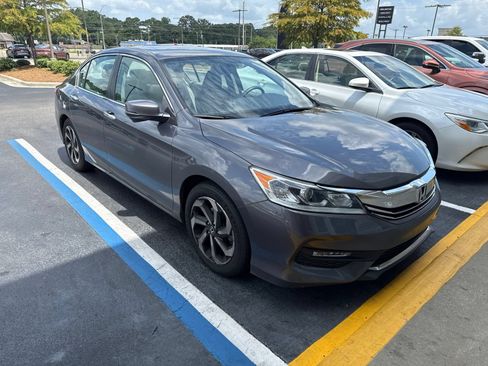 Used 2017 Honda Accord EX-L image 1