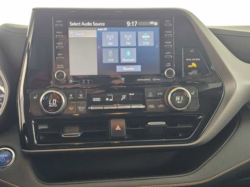 Used 2022 Toyota Highlander Bronze Edition image 27