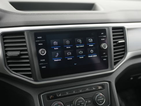 Used 2019 Volkswagen Atlas SE image 16