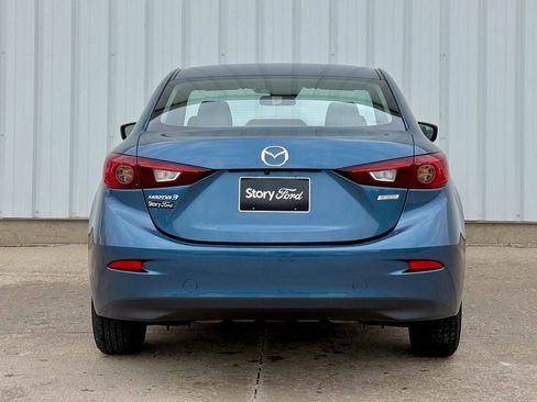 Used 2018 MAZDA MAZDA3 Sport FWD image 5