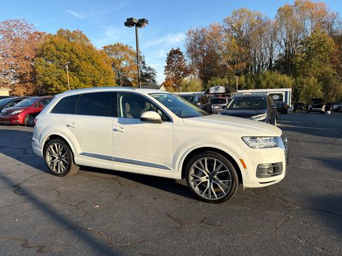 Used 2019 Audi Q7 3.0T Prestige w/ Prestige Package image 7