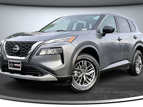 Used 2023 Nissan Rogue S image 3