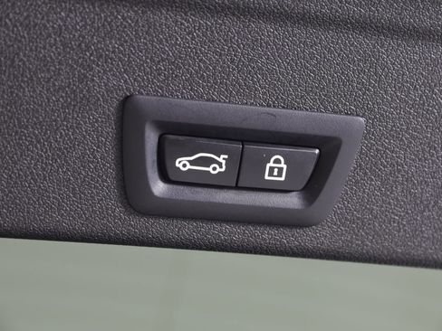 Used 2022 BMW X6 M50i w/ Executive Package image 59