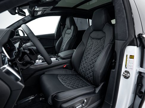 New 2026 Audi SQ8 Prestige image 16