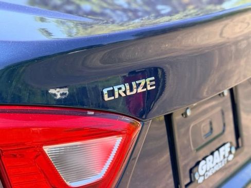 Used 2019 Chevrolet Cruze LT FWD image 24