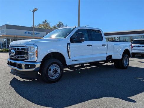 Certified 2024 Ford F350 XLT image 8