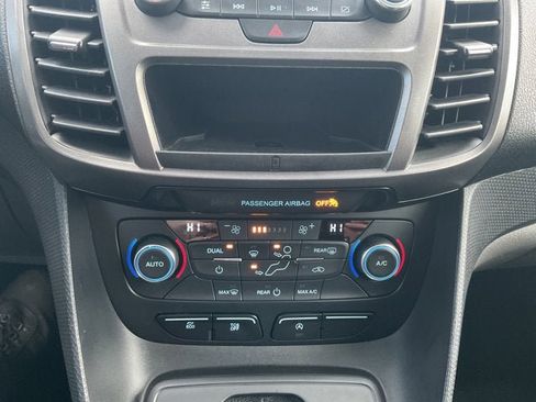 Used 2019 Ford Transit Connect XLT image 19