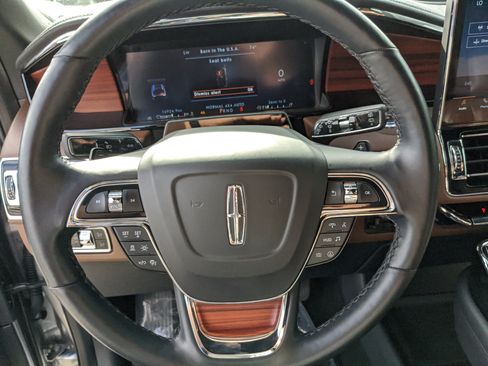 Used 2024 Lincoln Navigator L Reserve image 25