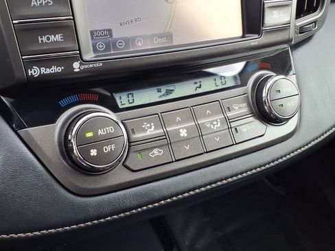 Used 2015 Toyota RAV4 Limited AWD/4WD image 23