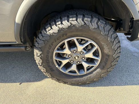 Certified 2025 Ford Bronco Badlands AWD/4WD image 9