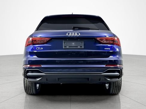 Used 2023 Audi Q3 2.0T Premium w/ Convenience Package image 4