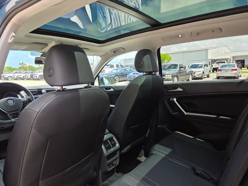 Used 2020 Volkswagen Tiguan SE w/ Panoramic Sunroof Package FWD image 21