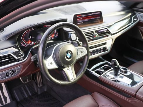 Used 2020 BMW 750i xDrive w/ Executive Package AWD/4WD image 38