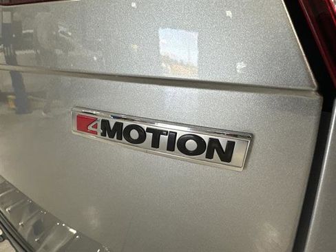 Used 2020 Volkswagen Tiguan SE R-Line image 9