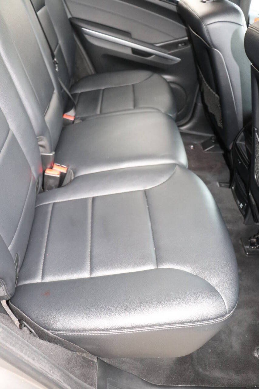 Used 2009 Mercedes-Benz ML 320 BlueTEC 4MATIC image 45