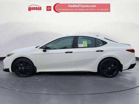 New 2026 Toyota Camry Hybrid image 2