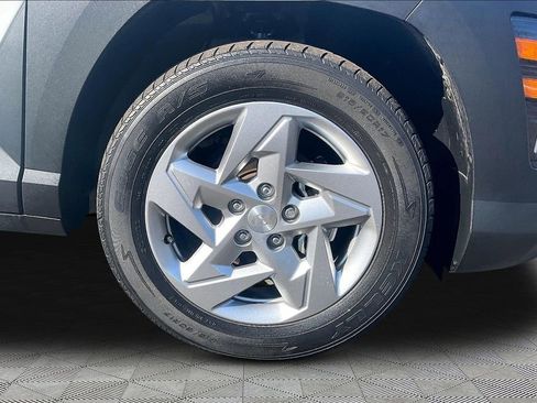 Used 2024 Hyundai Kona SE image 33