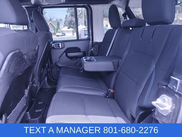 Used 2024 Jeep Wrangler Unlimited Rubicon 4xe AWD/4WD image 23