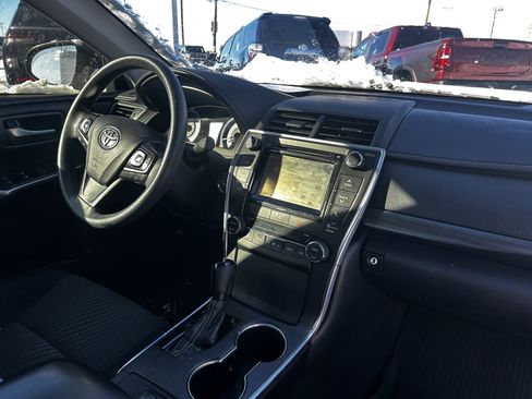 Used 2017 Toyota Camry LE image 14