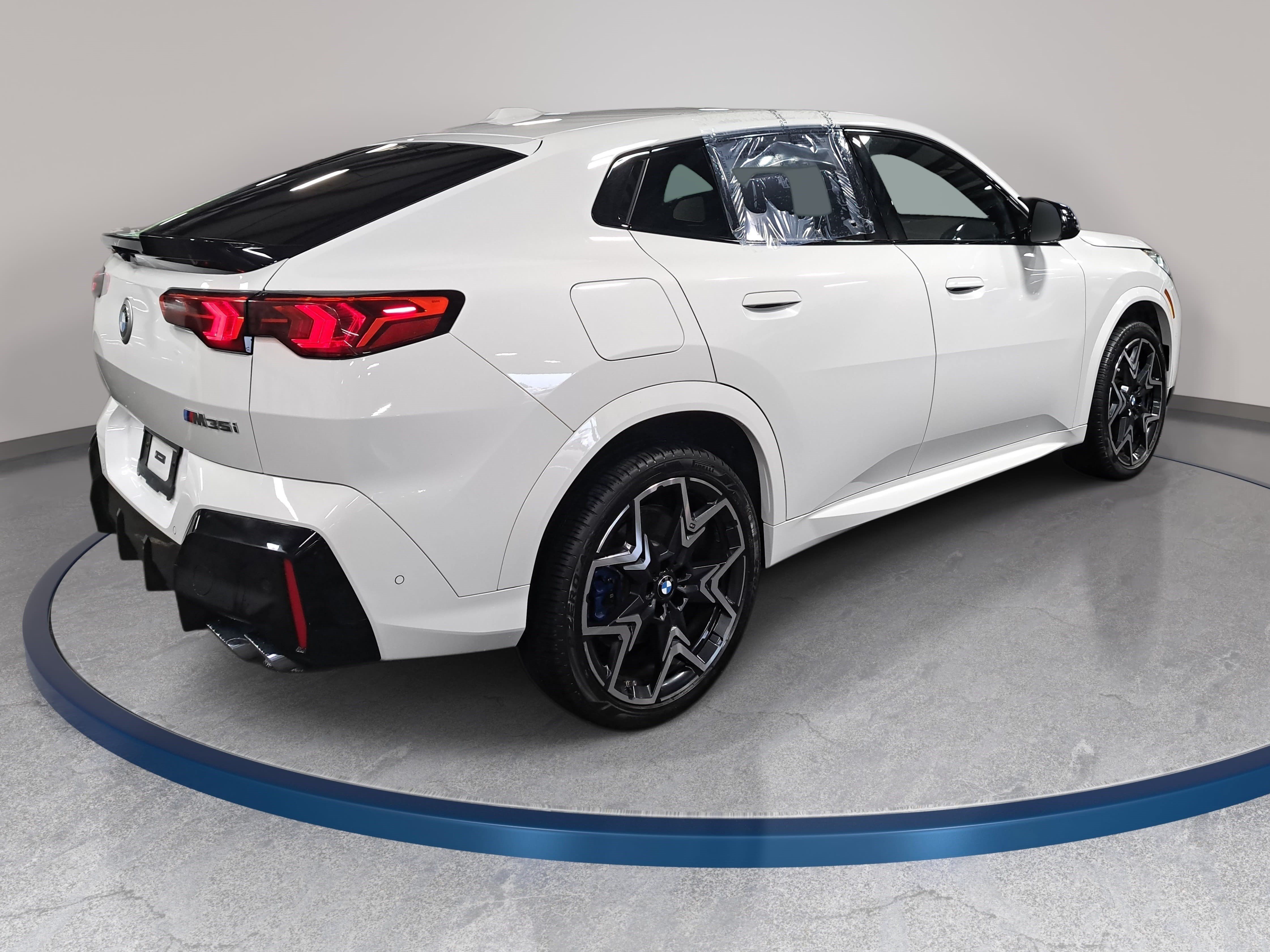 Used 2025 BMW X2 M35i AWD/4WD image 5