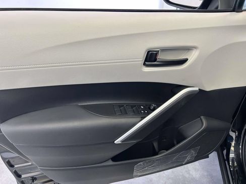 Used 2026 Toyota Corolla Cross LE w/ Moonroof Package FWD image 17