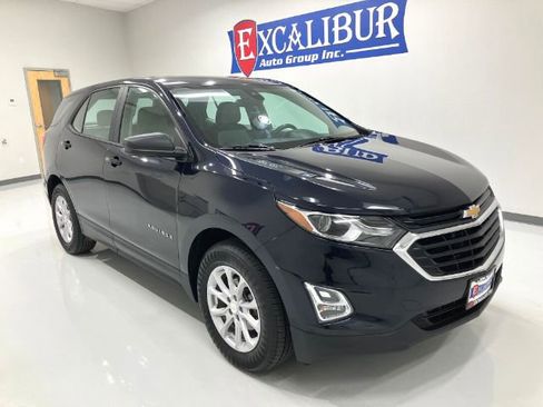 Used 2020 Chevrolet Equinox LS image 3